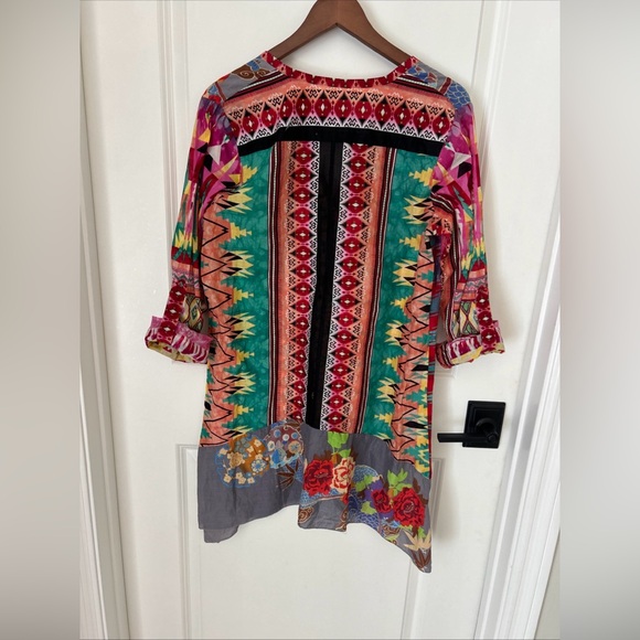 JOHNNY WAS Colorful Mixed Media Roll Tab Sleeve Lightweight Tunic Top Sz S - Picture 7 of 9